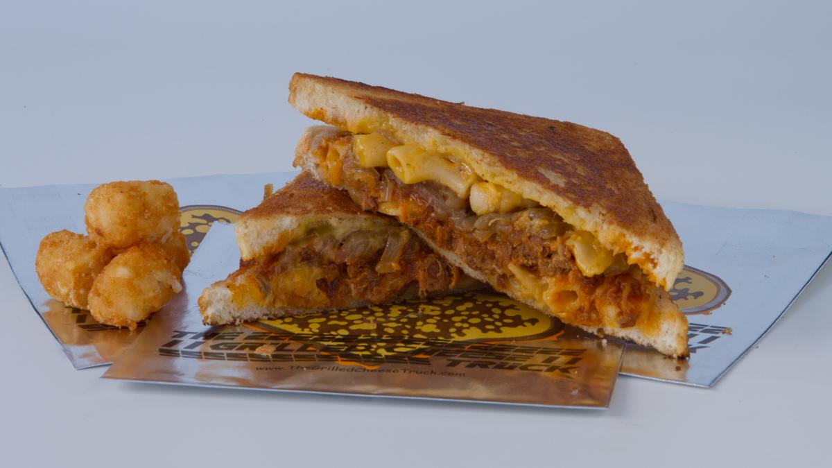 The_Grilled_Cheese_Truck_Cheesy_Mac_and_Rib.1.jpg