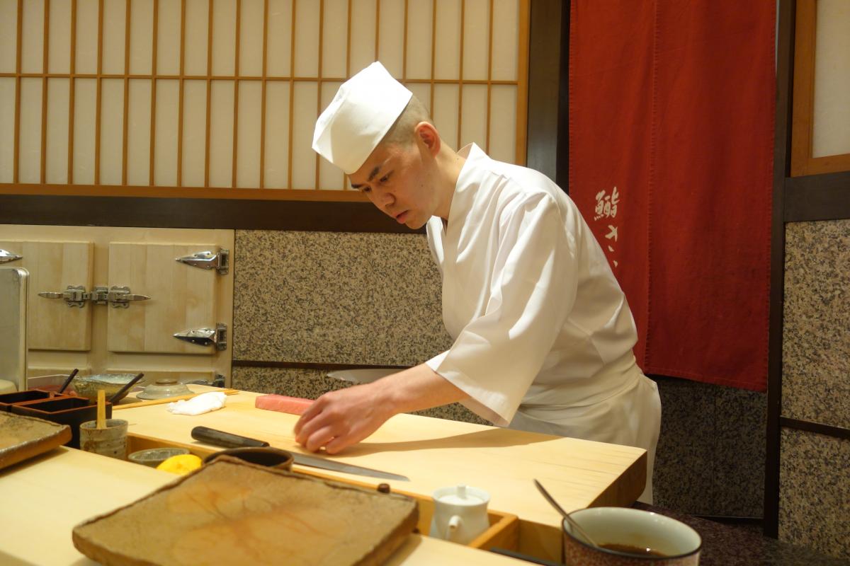 sushi-saito_5472_chef_at_work.JPG